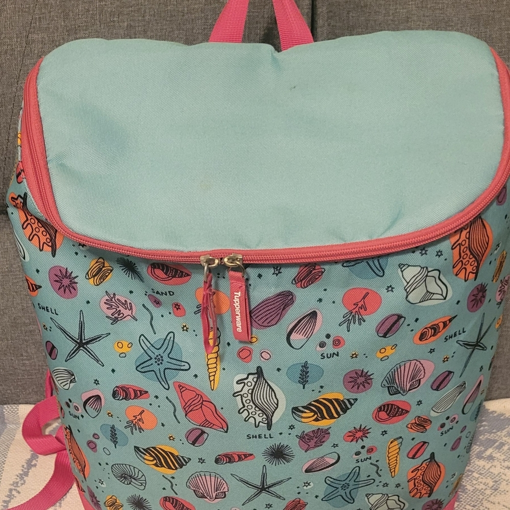 Tupperware Insulated Backpack - Picture 5 of 12